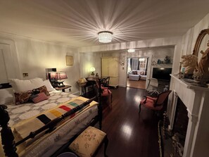 1 habitación, tabla de planchar con plancha, wifi gratis y ropa de cama 