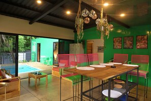 Dining - Pura Vida Jungle Container - Playa Avellanas (Guanacaste Province)