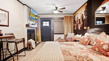 1 غرفة نوم ومكواة/لوح كي وواي فاي وملاءات أسرّة