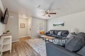 Televisión, chimenea