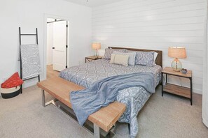 3 slaapkamers, een strijkplank/strijkijzer, wifi, beddengoed