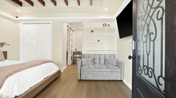 1 bedroom, WiFi, bed sheets