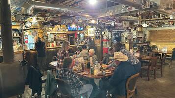 Bar (in der Unterkunft)