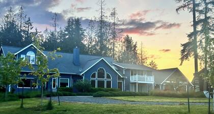 Elklandia- A spacious Horse & Dog friendly 5+bdrm home-sleeps 14- in Sequim, WA.