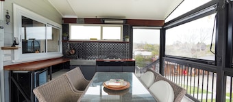 Kiwi Retreat By Aotearoa Escapes