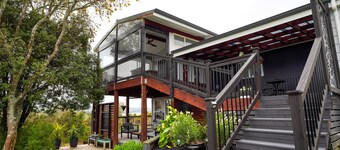 Kiwi Retreat By Aotearoa Escapes