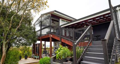 Kiwi Retreat By Aotearoa Escapes