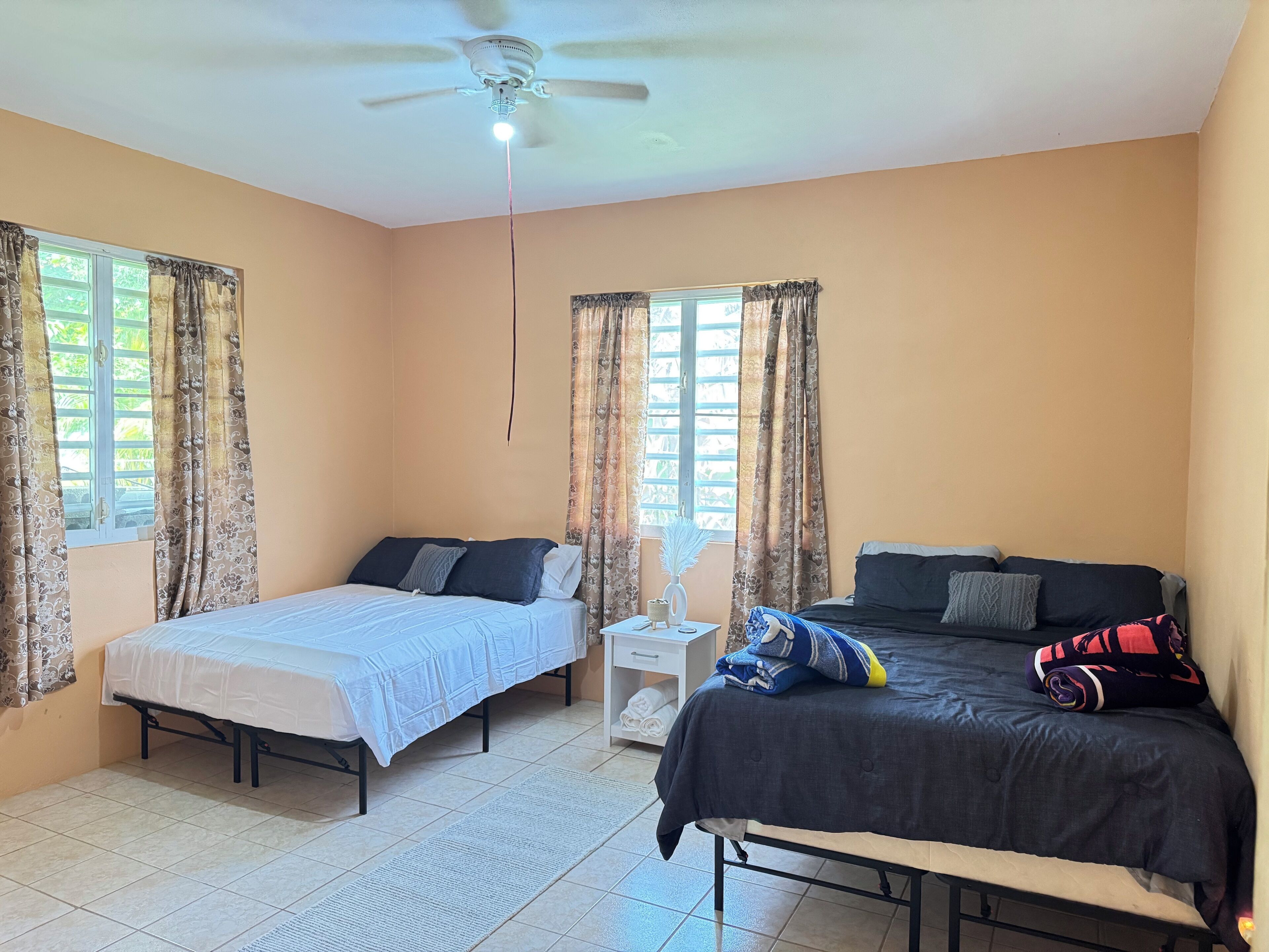 2 bedrooms, iron/ironing board, free WiFi, bed sheets