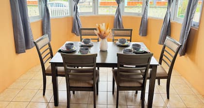 Cozy Rincon retreat with classic amenities, steps from beach and dining.