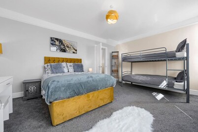 Luxurious Stylish Home: Heart Of Great Harwood