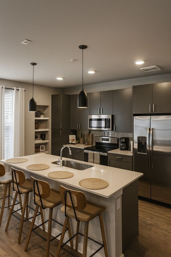Fridge, microwave, oven, stovetop - Spacious Austin Getaway – Modern Design (Austin)