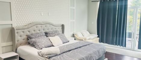 2 bedrooms, iron/ironing board, WiFi, bed sheets