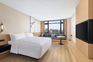 Superior Room, 1 King Bed, City View