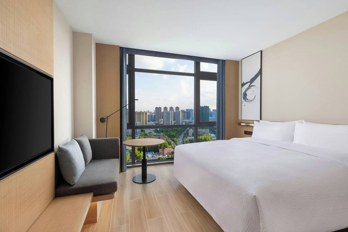 Standard Room, 1 Katil Raja (King), City View | Kalis bunyi, Wi-fi percuma 