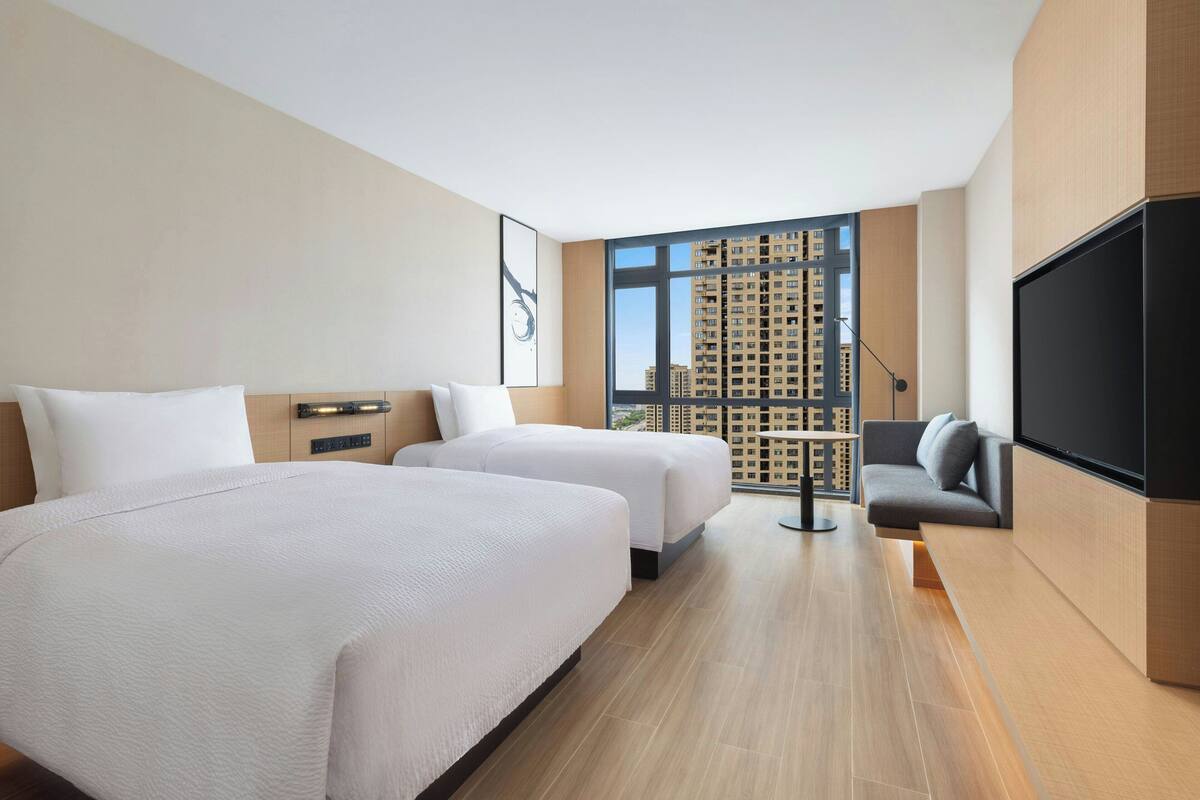 Standard Room, 2 Katil Kelamin (Double), City View | Kalis bunyi, Wi-fi percuma 