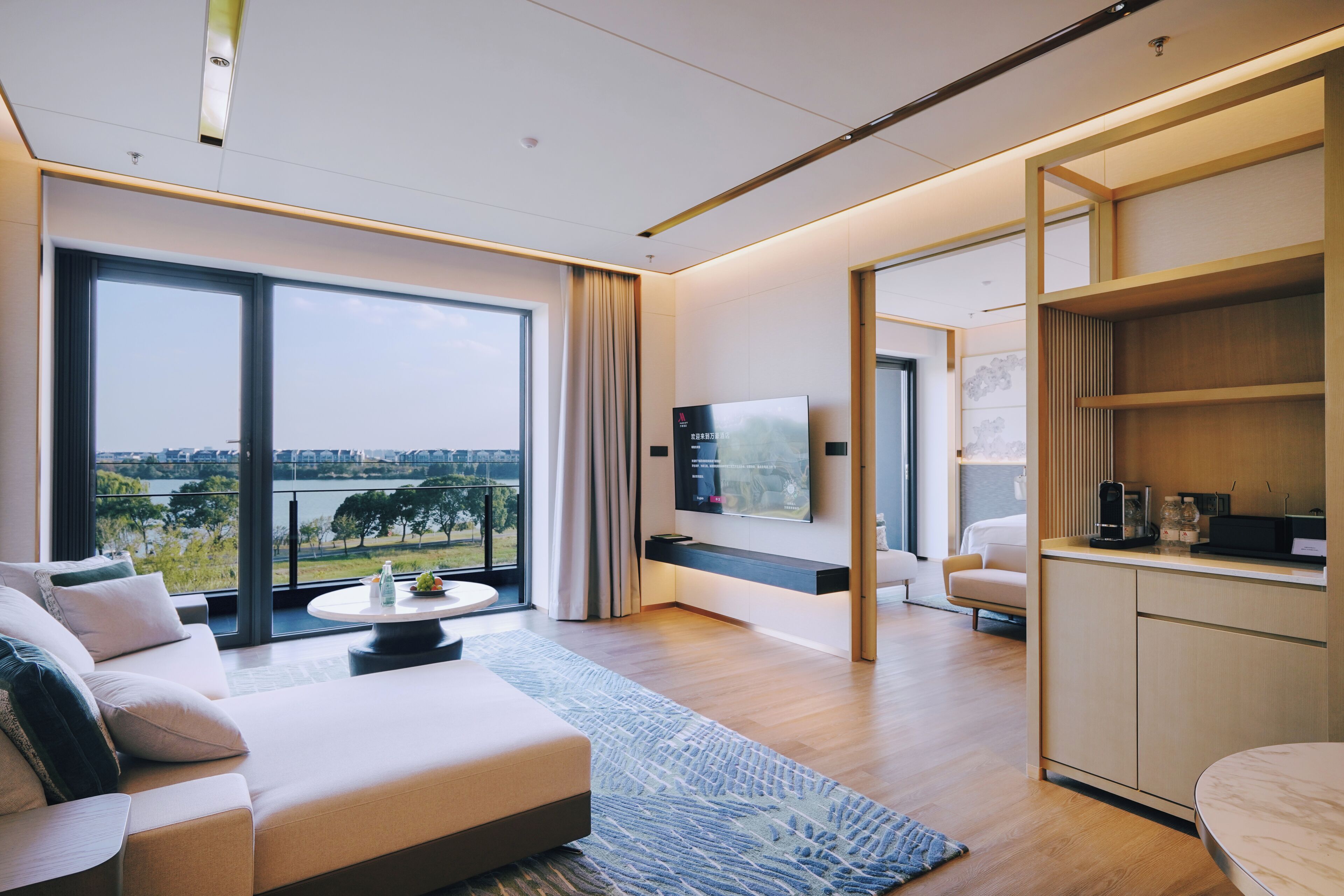 Executive Room, 1 King Bed | Living area | LCD TV