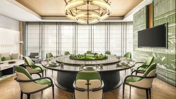 2 restaurants, breakfast, lunch, dinner served; Chinese cuisine