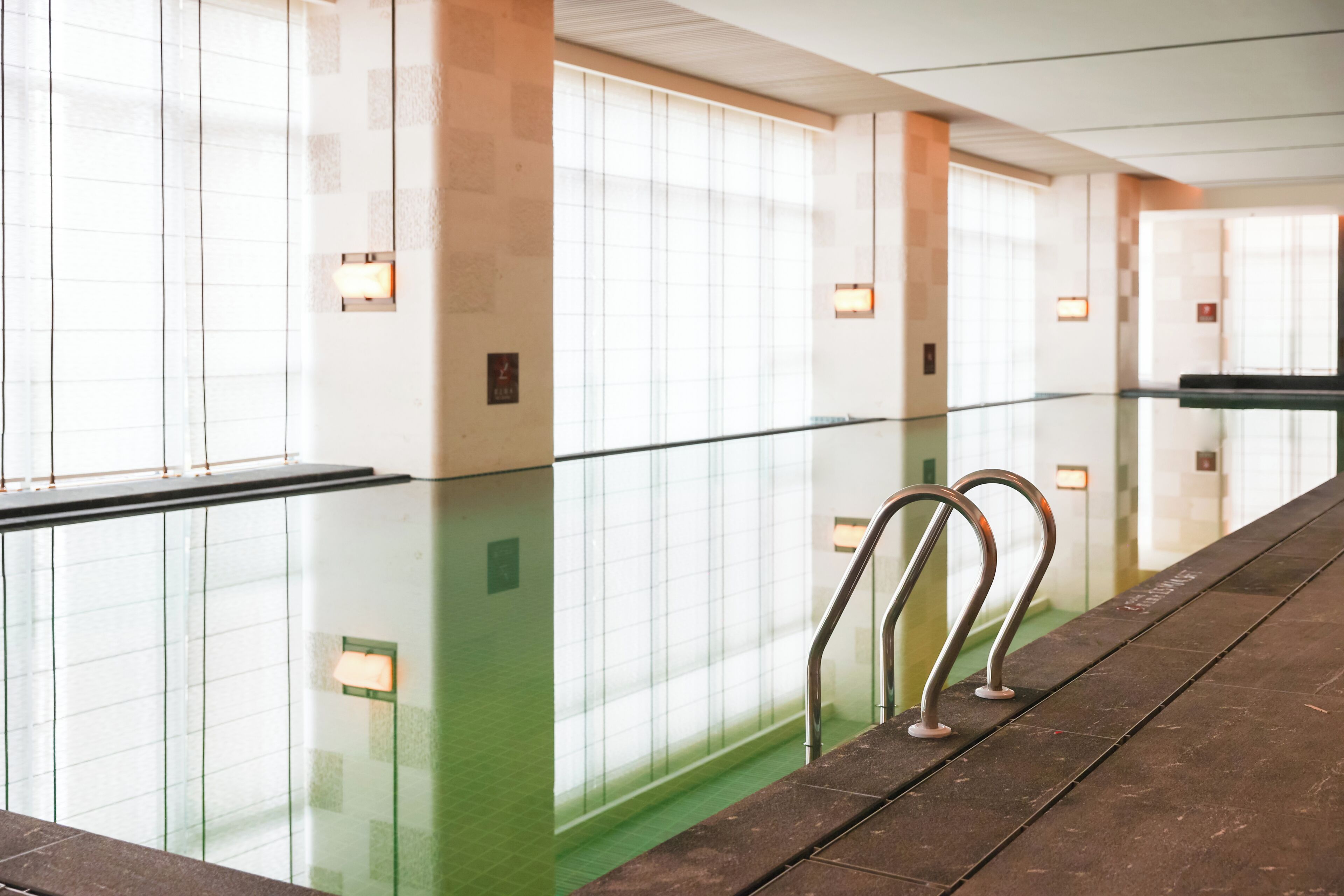 สระว่ายน้ำในร่ม