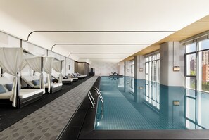 Piscine intérieure