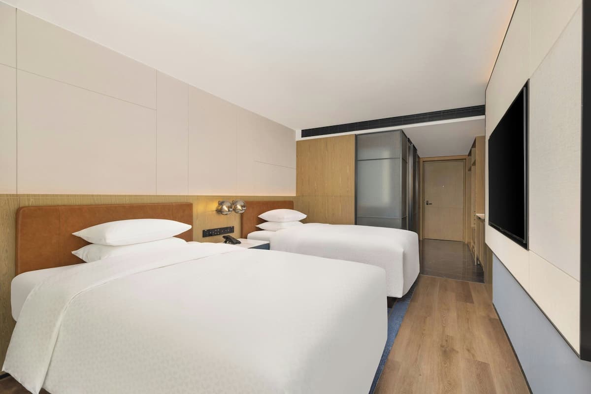 Superior Room, 2 Double Beds, City View