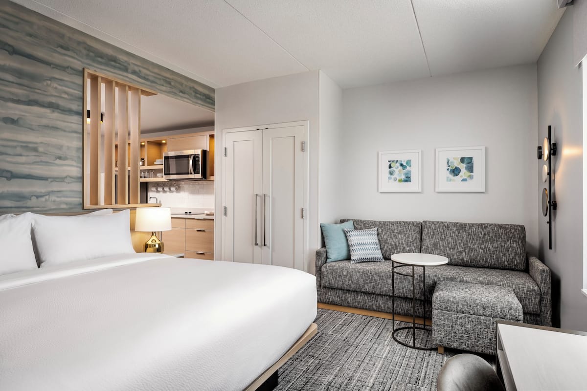 開放式客房, 1 張特大雙人床及 1 張梳化床 | 免費 Wi-Fi