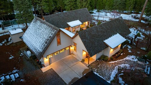 Architect-Designed Japanese Courtyard House Spa & EV Charger