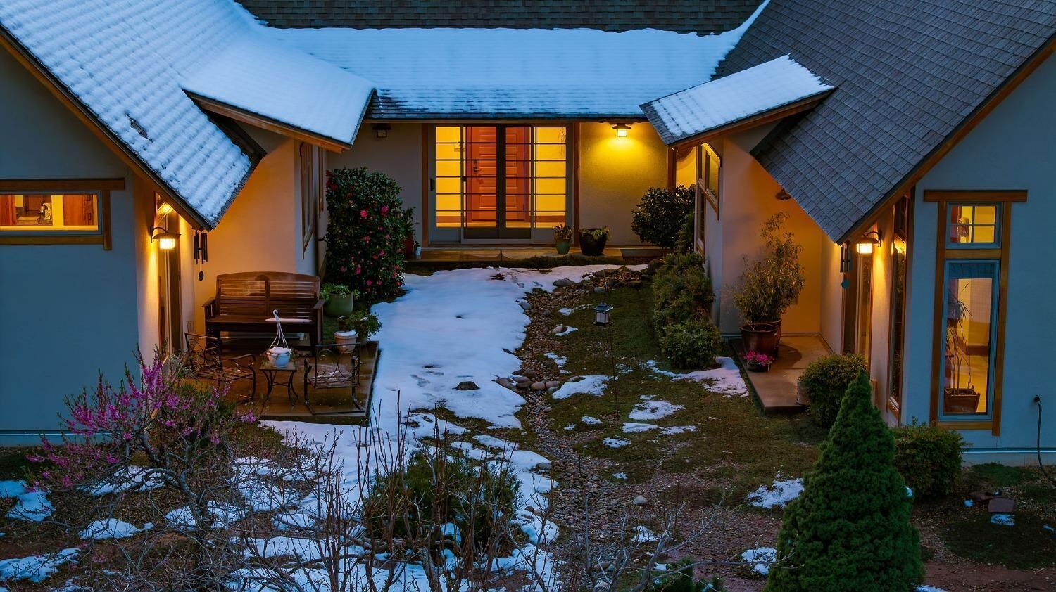 المنشأة من الخارج