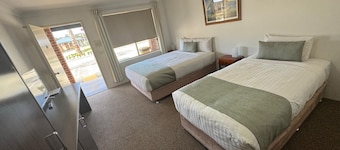 Marulan Motor Inn