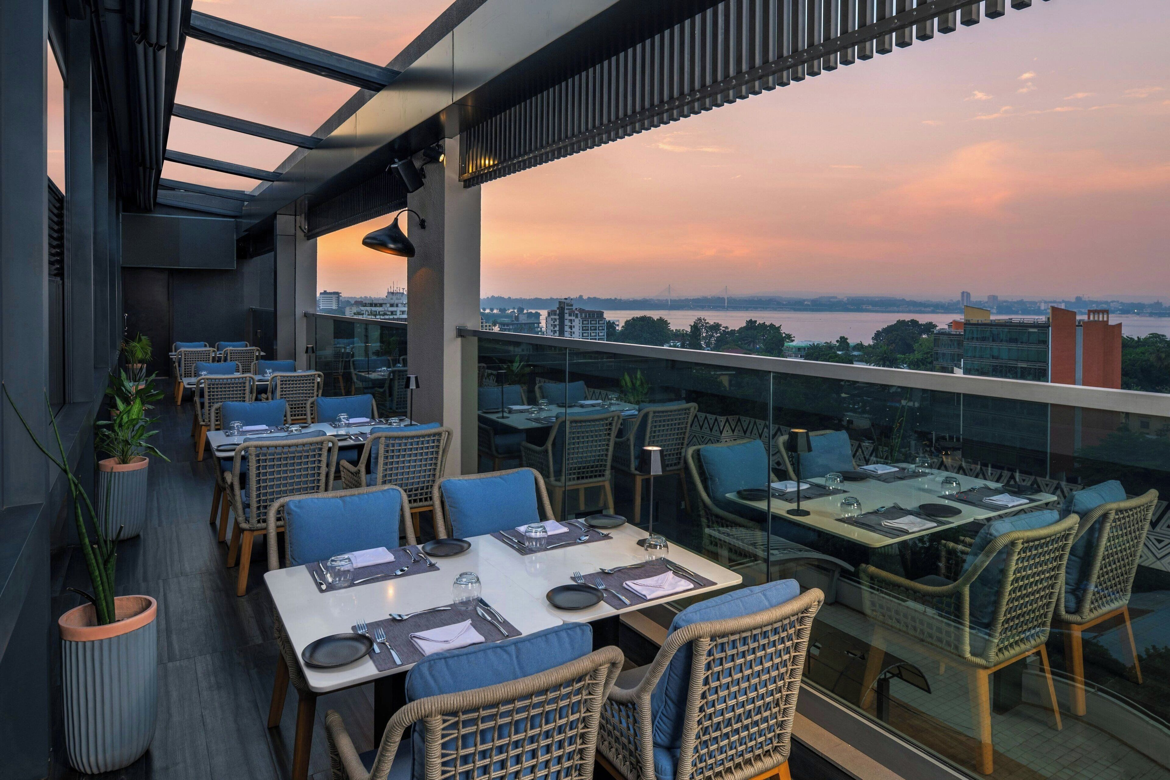 2 Bars/Lounges, Pub, Bar auf der Dachterrasse