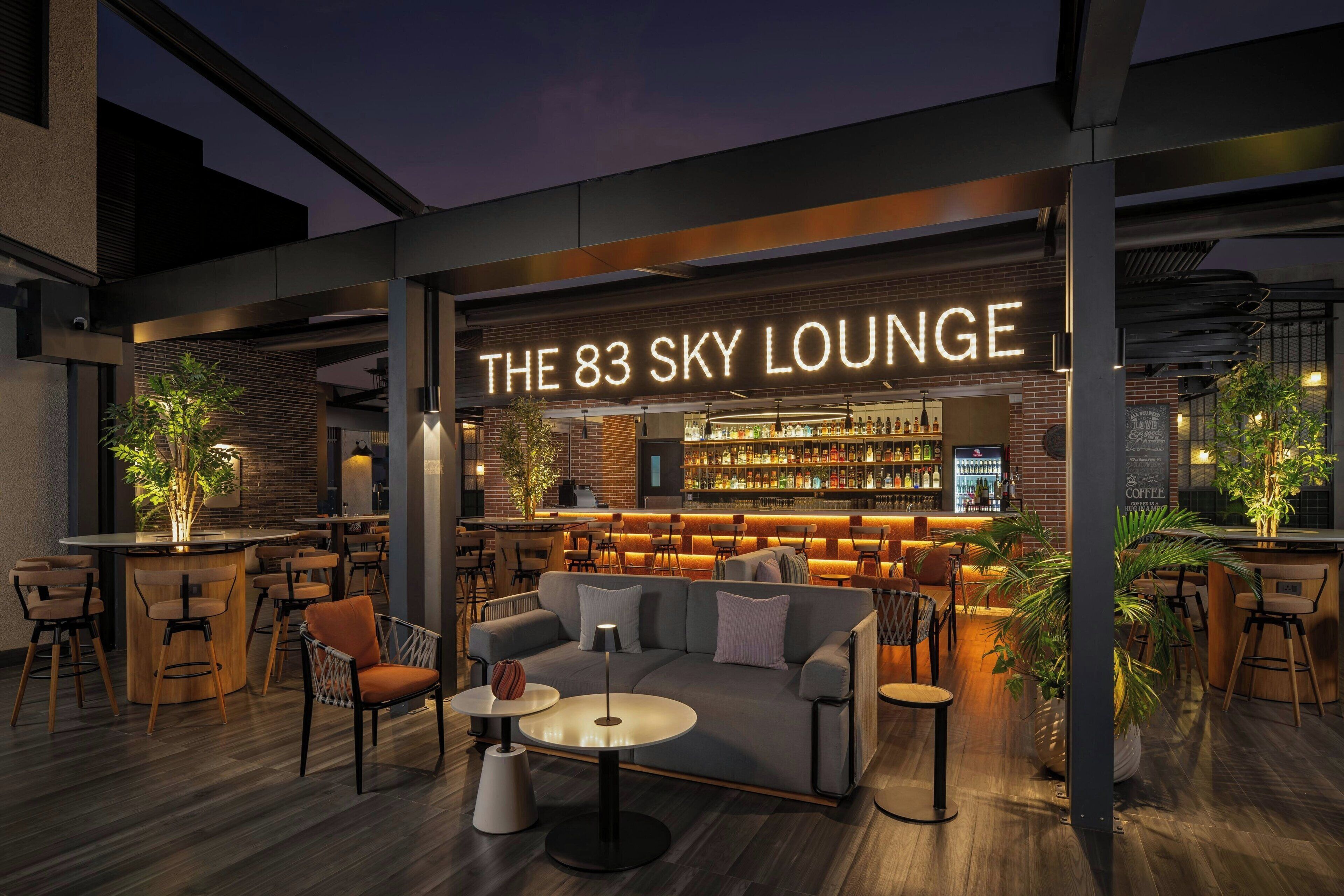 2 bars/lounges, pub, rooftop bar