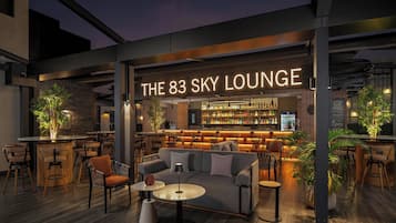 2 bars/lounges, pub, rooftop bar