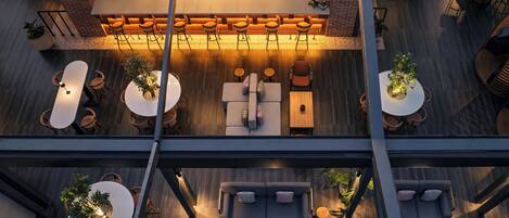 2 bar/lounge, pub dan bar di atap