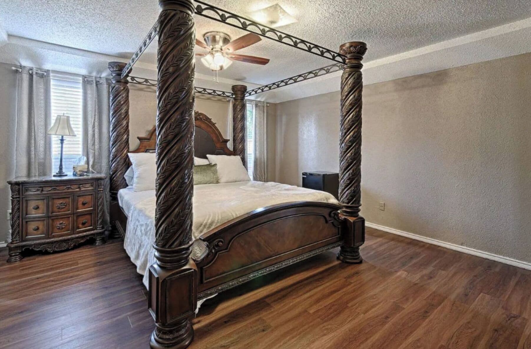 5 bedrooms, iron/ironing board, free WiFi, bed sheets