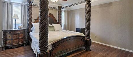 5 bedrooms, iron/ironing board, free WiFi, bed sheets
