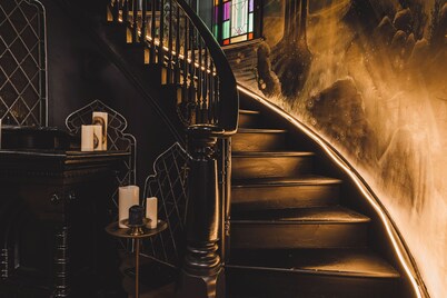 The Blue Veil Manor - World Famous Haunted House