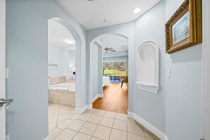 3 chambres, fer et planche à repasser, accès au Wi-Fi (inclus)