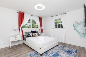 4 chambres, fer et planche à repasser, Wi-Fi, draps fournis