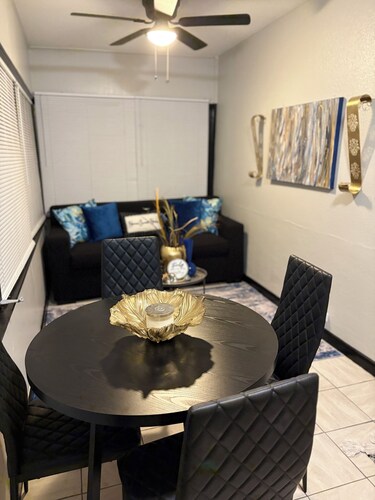 Charming and Cozy Winter Haven Oasis