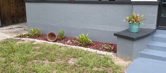 Charming and Cozy Winter Haven Oasis