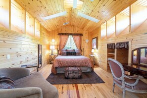 4 bedrooms, desk, iron/ironing board, free WiFi
