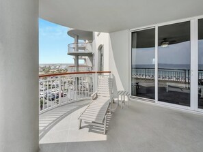 Unclassified image, 4 of 33, button