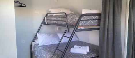 Internet, bed sheets