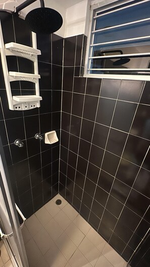 Dusche, Seife, Toilettenpapier