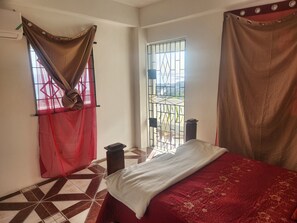 1 bedroom, WiFi, bed sheets