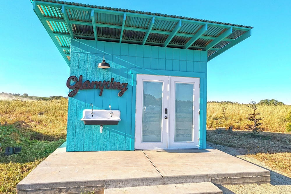 Vinyl Vineyards - Paso Robles, CA