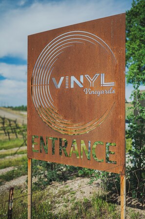 Exterior - Vinyl Vineyards (Paso Robles)