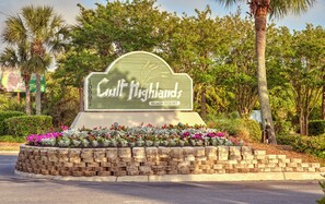 Property grounds - Charming 3-bedroom Beachside Townhome in gated Resort (Panama City)