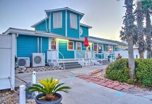 Exterior - Charming 3-bedroom Beachside Townhome in gated Resort (Panama City)