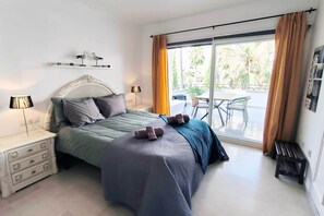 Iron/ironing board, travel cot, free WiFi, bed sheets