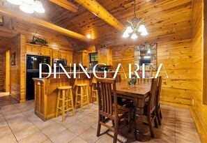 Dining - Trails | Fire Pit | 4 Stocked Ponds | Hot Tub (Broken Bow)